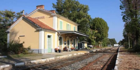 La Brillanne train station